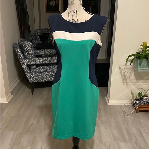 Elegant Chetta B Green, White and Navy Colorblock Dress - Picture 1 of 4